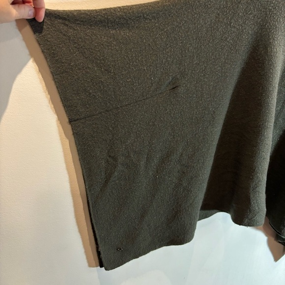 LULULEMON Sz O/S Forward Flaw Cape Olive Green  Wrap Flowy Soft Poncho - Picture 4 of 8